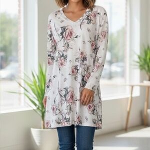 NWOT LILY by Firmiana White Floral Tunic SMALL